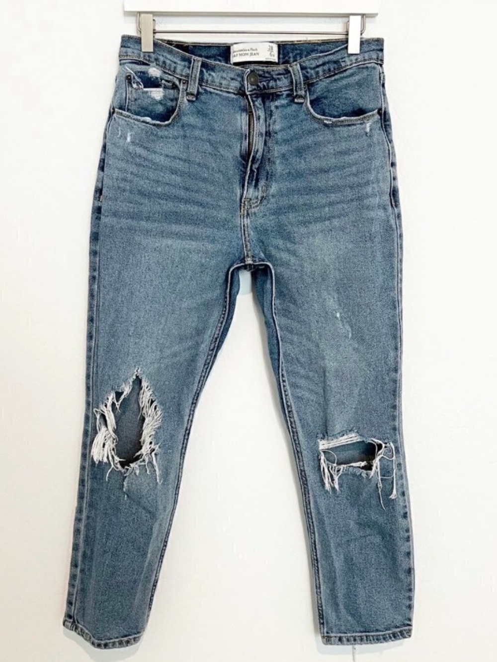 Abercrombie Denim High Rise Distressed Blue Mom Jeans Casual Straight Grunge 28